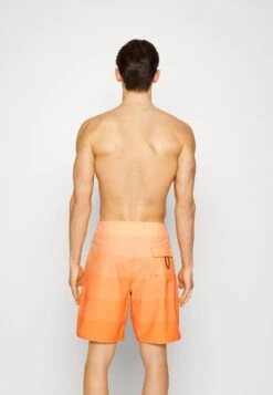 Oakley RETRO MARK - Badeshorts - Soft Orange -Oakley 001c4934717d4cf18cb8b16d0e8226dc