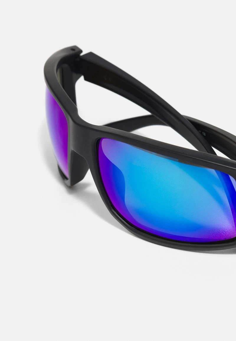 Oakley GIBSTON UNISEX - Sonnenbrille - Matte Black W/prizm Sapphire Polarized 8 Oakley GIBSTON UNISEX - Sonnenbrille - Matte Black W/prizm Sapphire Polarized – Bild 6