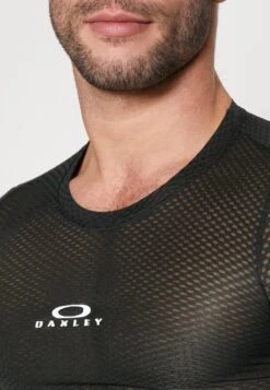 Oakley ENDURANCE BASE LAYER SS - Sport T-shirt - Blackout -Oakley 19419026bbaf458f9563c20c73f2533b