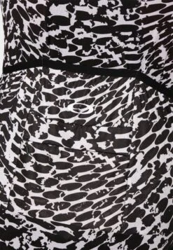 Oakley ENDURANCE DAZZLE CAMO - T-Shirt Print -  black/grey -Oakley 7ca801d34a764334bd6ea4d16d6020c1