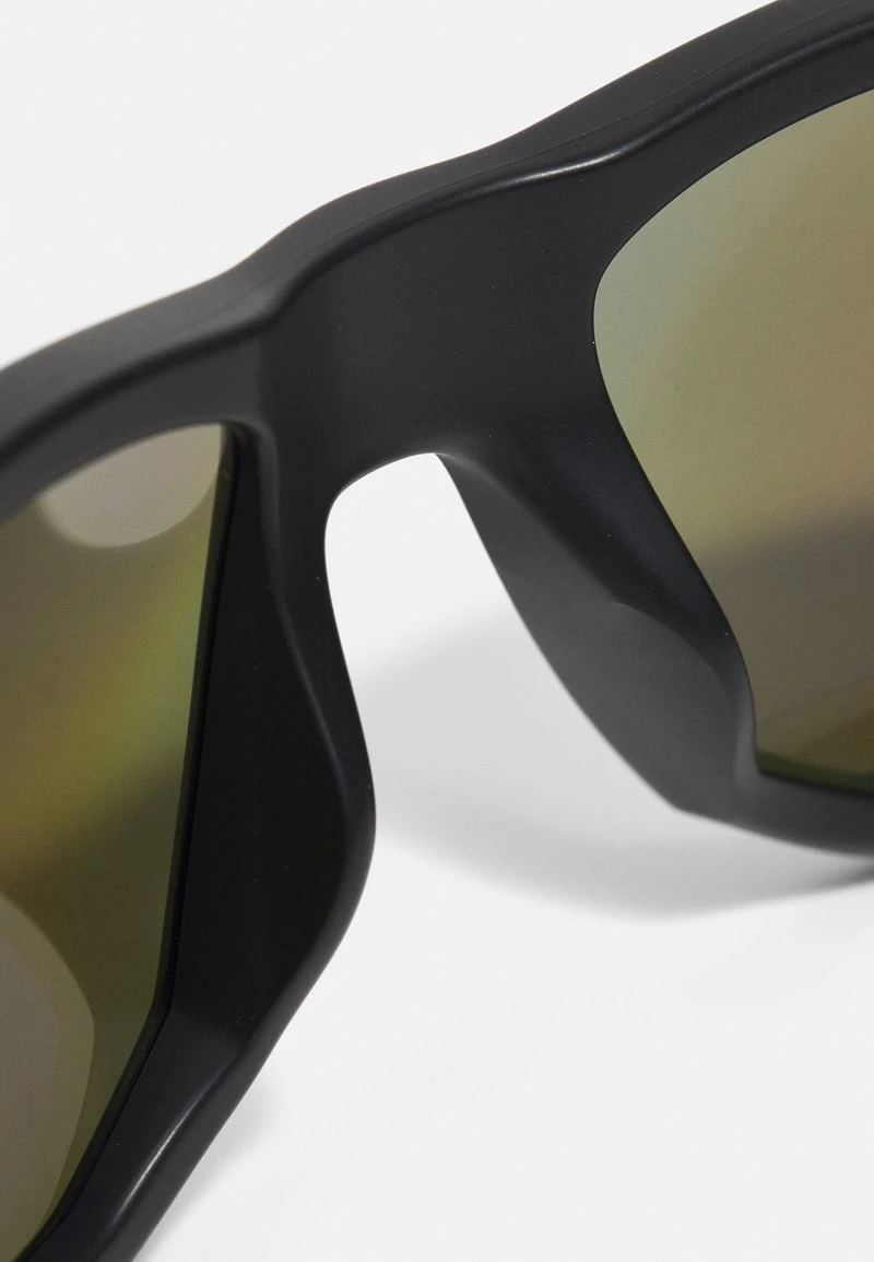 Oakley GIBSTON UNISEX - Sonnenbrille - Matte Black W/prizm Sapphire Polarized 6 Oakley GIBSTON UNISEX - Sonnenbrille - Matte Black W/prizm Sapphire Polarized – Bild 4