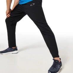 Oakley Ergo Training Pant Trainingshose Blackout Herren -Oakley oakley ergo training pant foa402740 02e 02 grossYmmSAzFaVW2cu